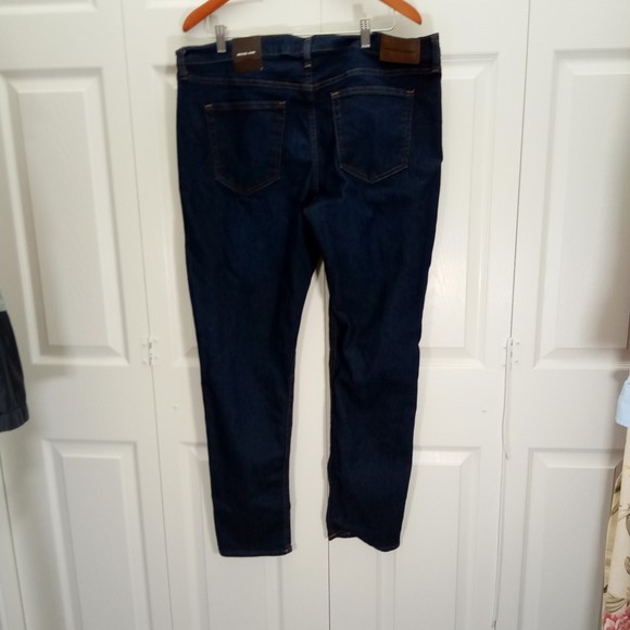 NWT Michael Kors Men's Parker Dark Denim Jeans in Size 38W/ 32 L - Picture 2 of 7